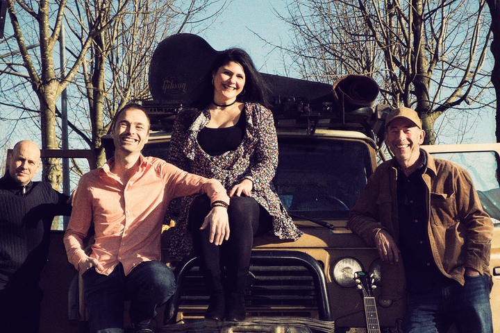 Afbeelding The 70's Unplugged: Songs for the road